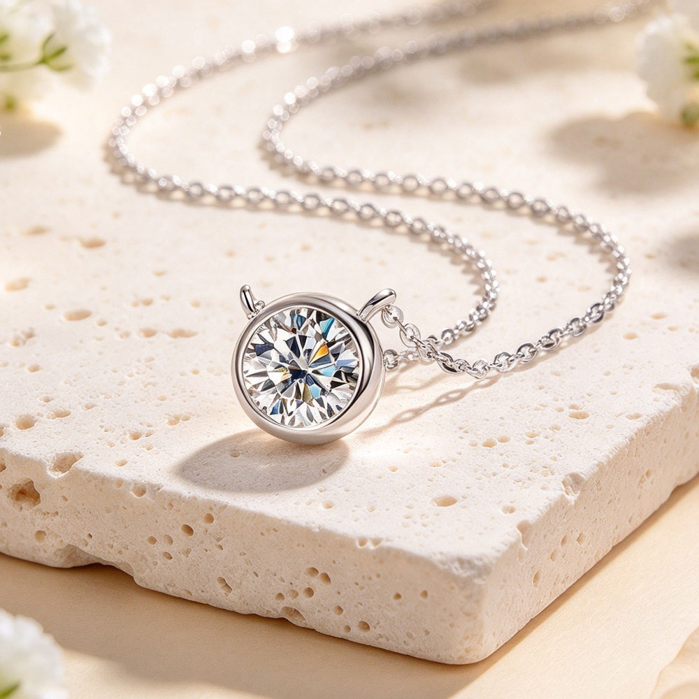 LinkerLove 1カラット モアッサナイトネックレス（ - Bezels Set Pendant のレビューと価格